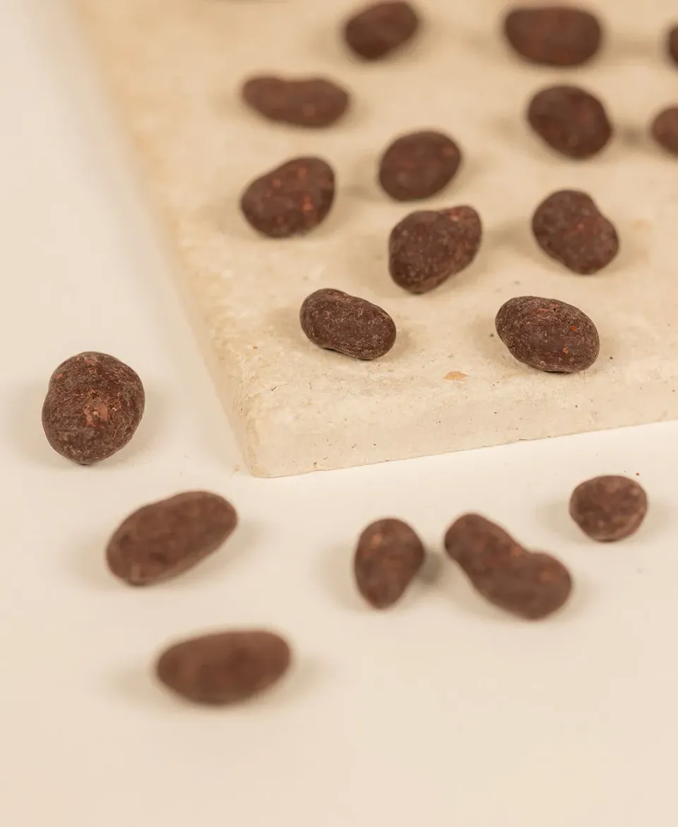 Ôme Fèves cacao enrobées chocolat noir 76% bio