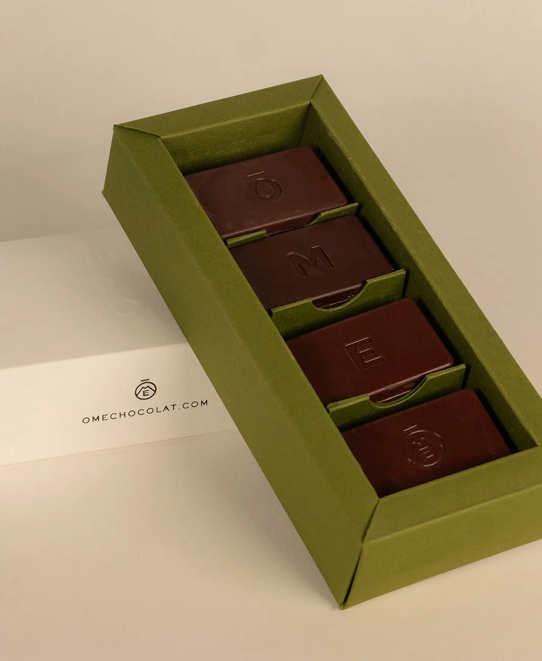 Ôme Terroirs du monde coffret mini chocolats pur noir 24 pièces
