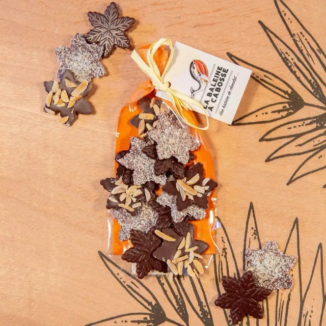 La Baleine à Cabosse flocons noir 65% amandes coco Noël