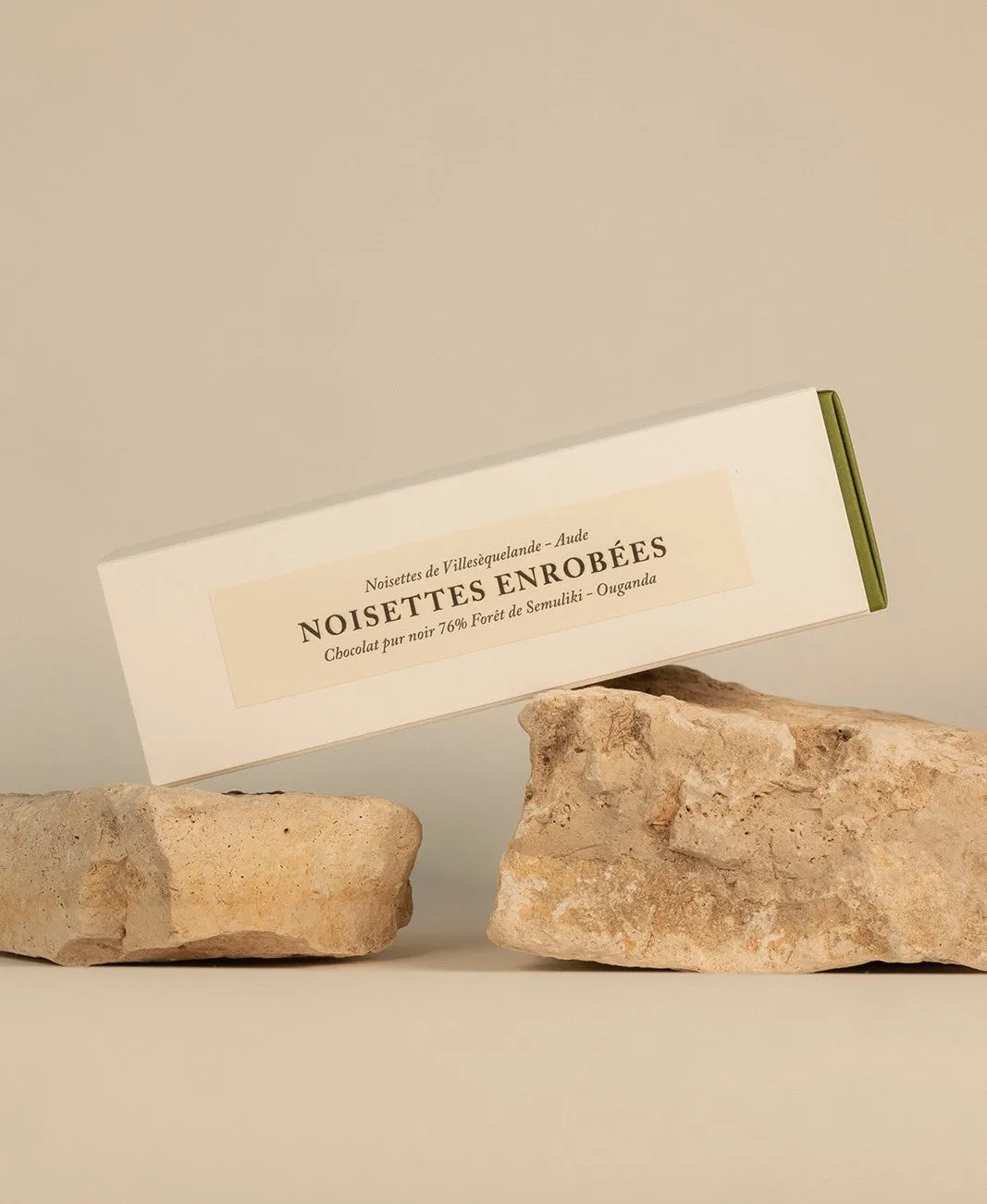 Ôme Noisettes enrobées chocolat noir 76% 150g Ouganda