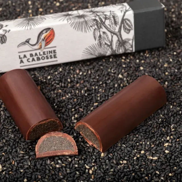 La Baleine à Cabosse barre chocolat praliné sésame noir