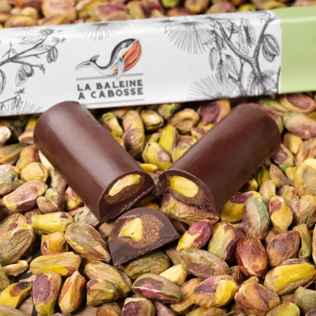 La Baleine à Cabosse praliné pistaches barre chocolat noir 65%