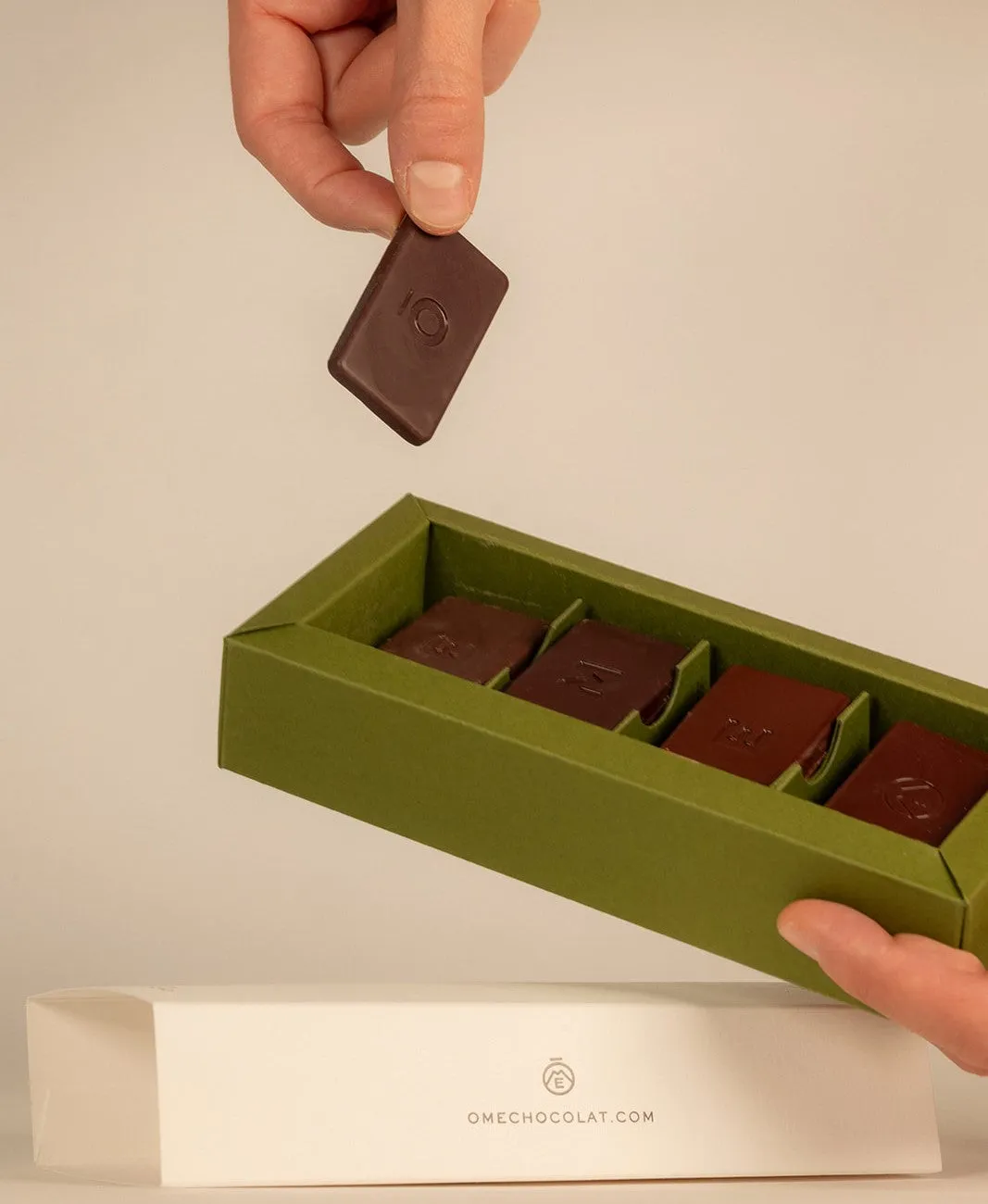 Ôme Terroirs du monde coffret mini chocolats pur noir 24 pièces